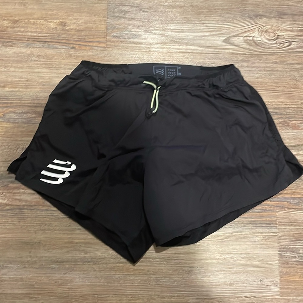Compressport running shorts (men’s small)